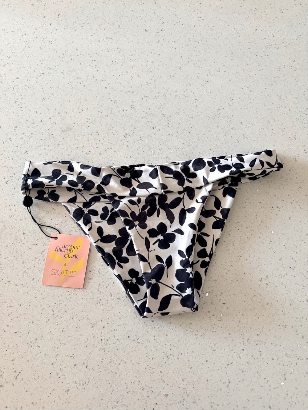 NWT Skatie Kira Greenwich Black & White Floral Bikini Bottoms XS